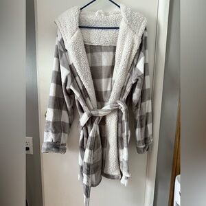 Cozy Plaid Sherpa-Lined Robe